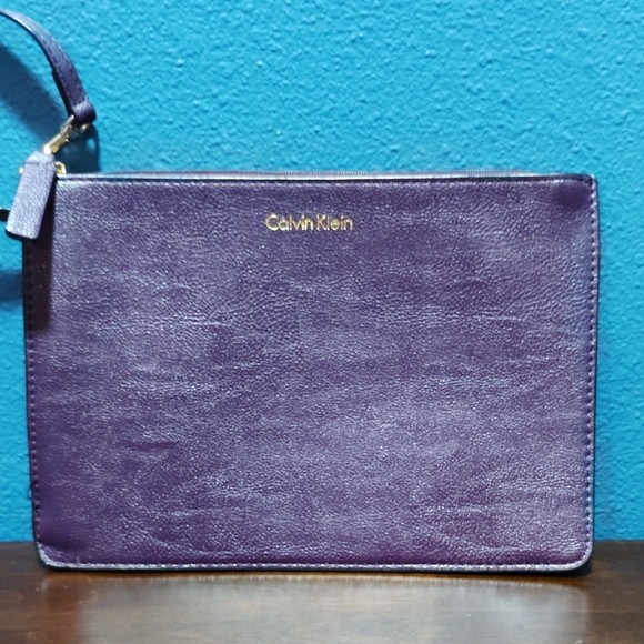 Calvin Klein Deep Purple Leather Pouch - Picture 1 of 5
